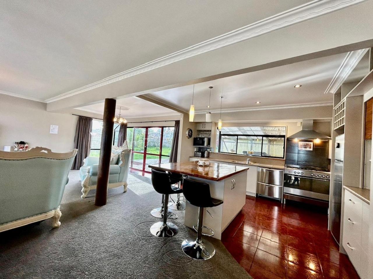 Premium Lake View Home Rotorua Exterior photo