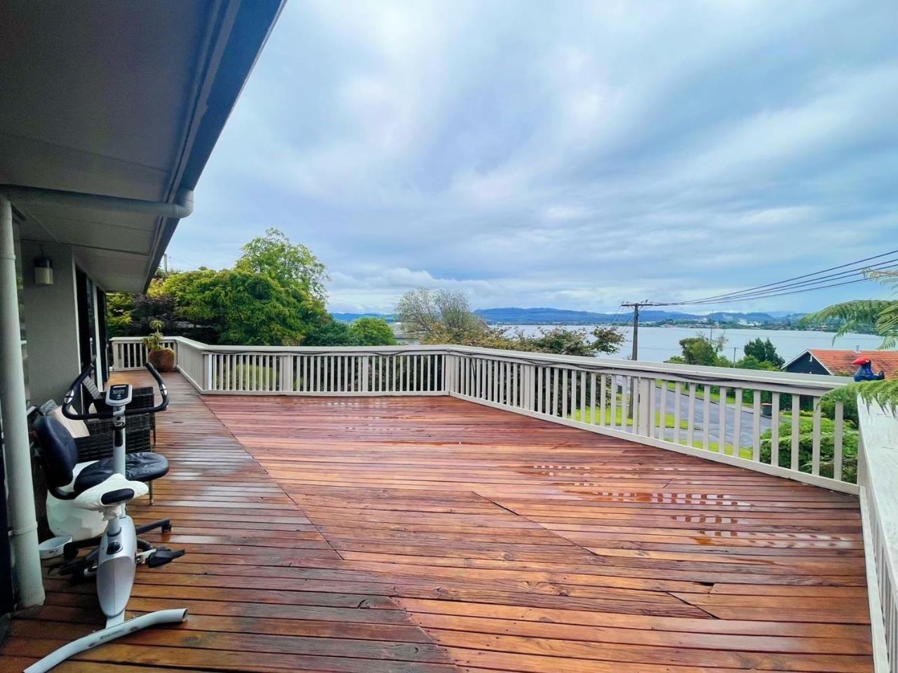 Premium Lake View Home Rotorua Exterior photo